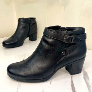 Easy Spirit Black Leather Block Heel Ankle boots with Buckle Size 7.5
